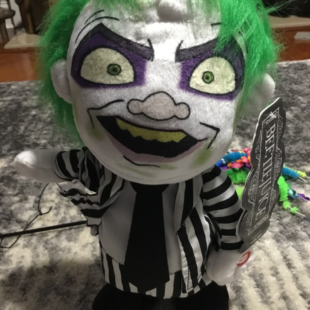Beetlejuice 13” Animated Walking Talking Plush Doll NWT Halloween Movie